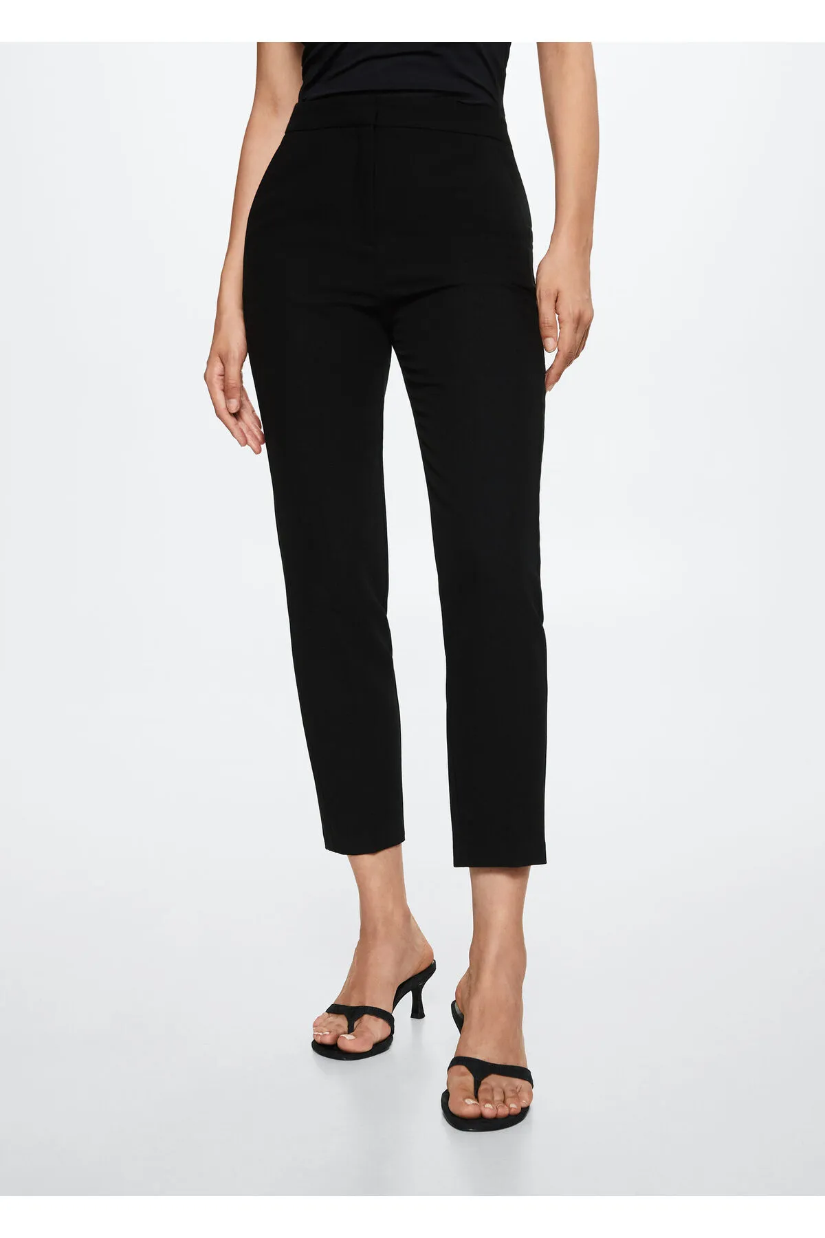 MANGO  Schwarze Damenhose 37074057