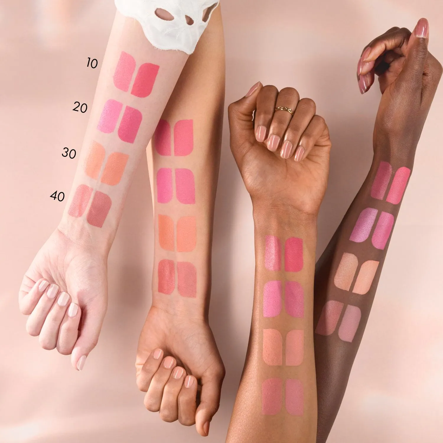 Catrice Blush Affair paleta kremastih i puderastih senki 010