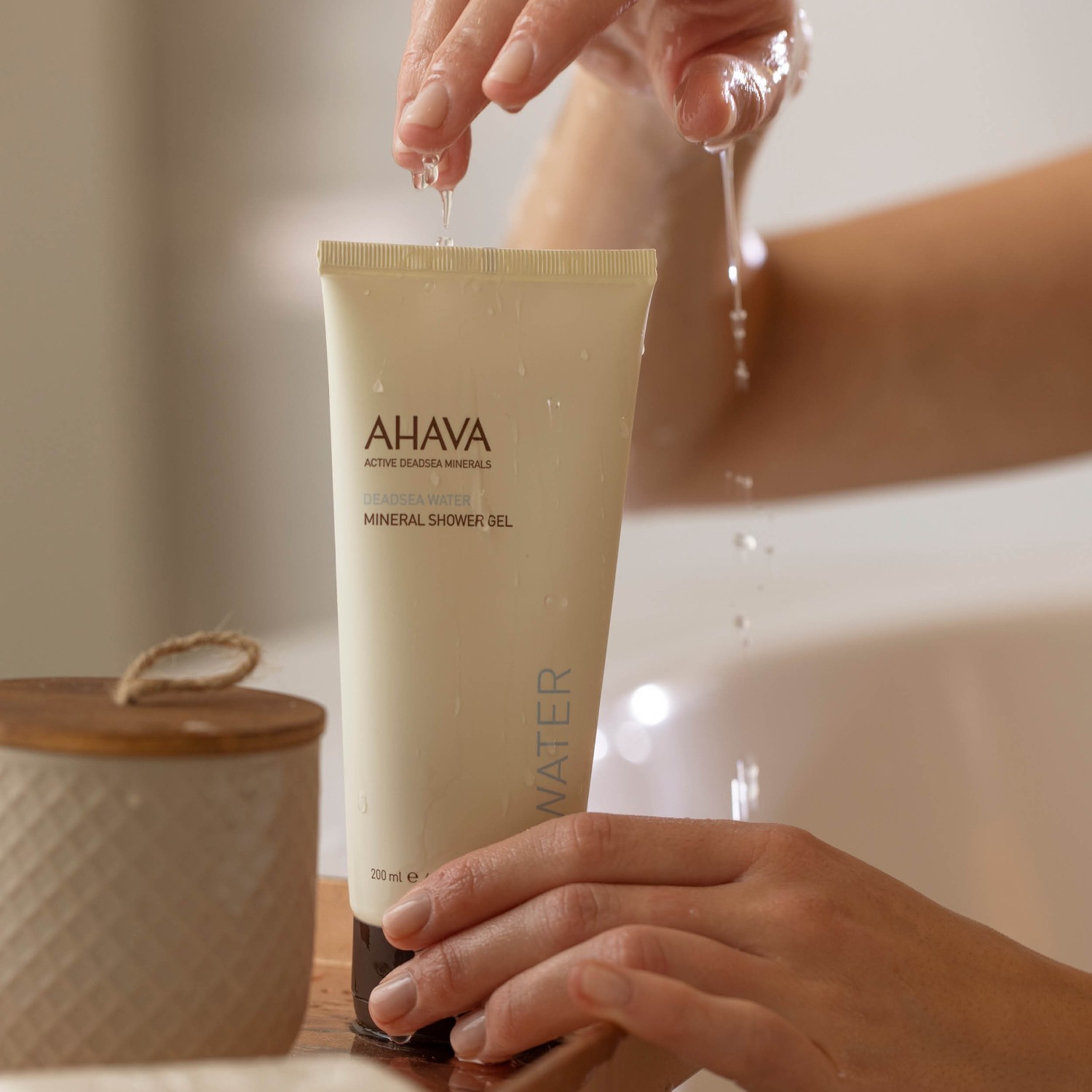 Żel pod prysznic AHAVA Mineral