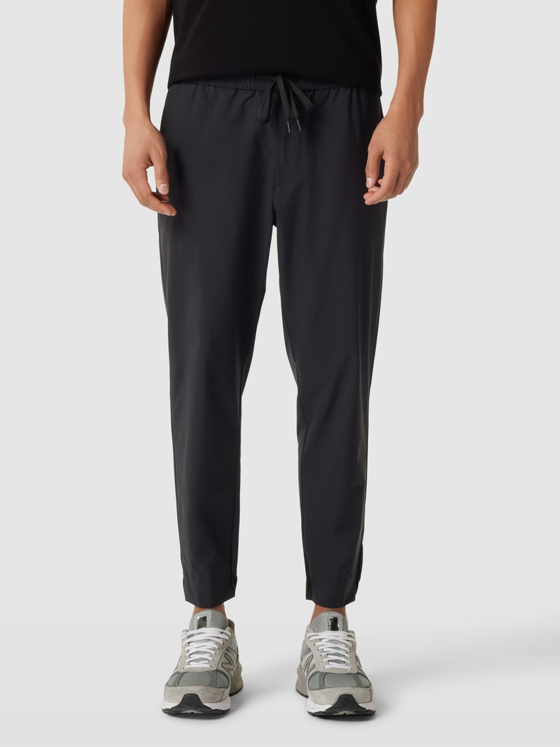 Sweatpants mit Gesäßtasche Modell 'Shinobi' in schwarz