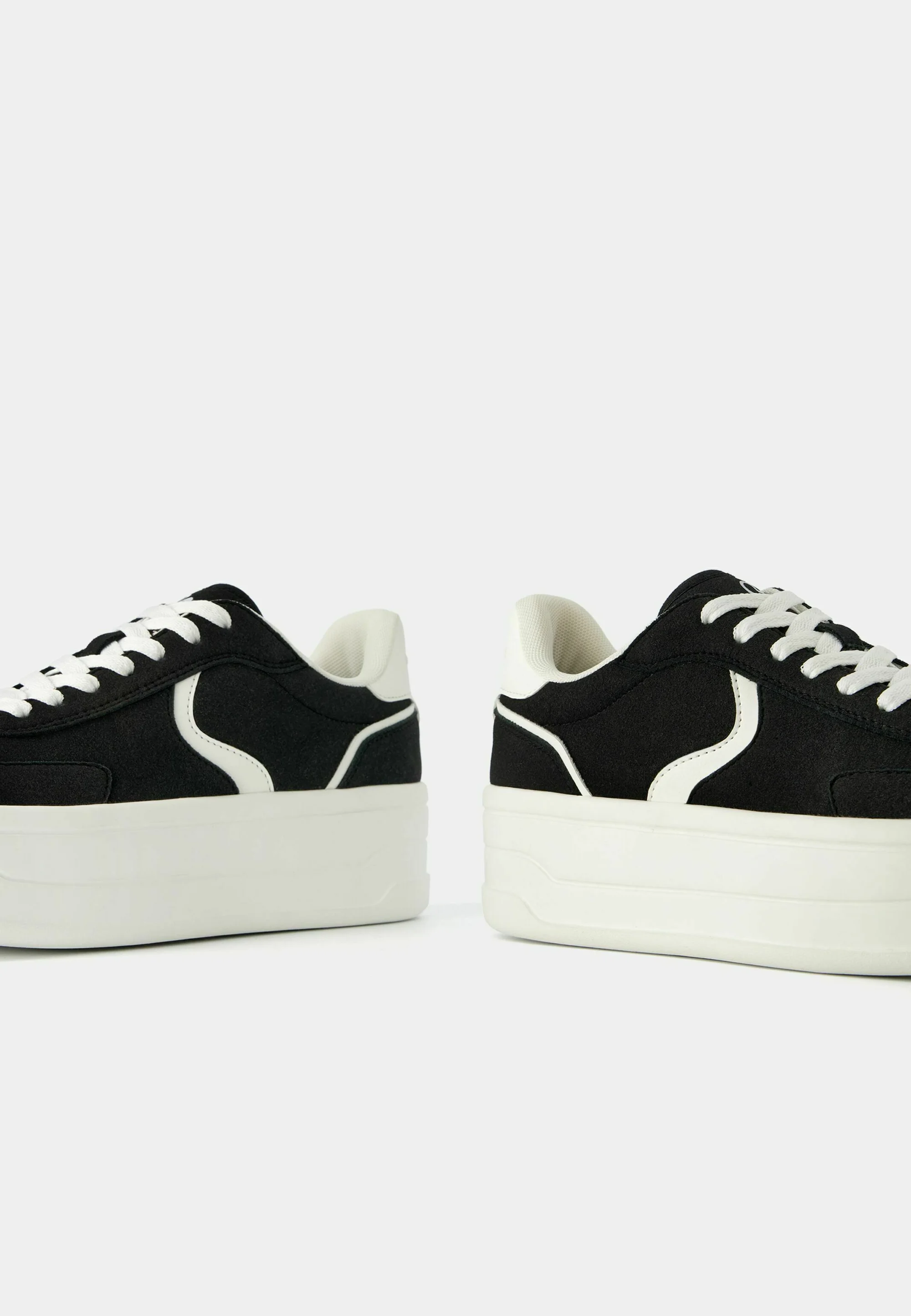Bershka CONTRAST - Zapatillas bajas