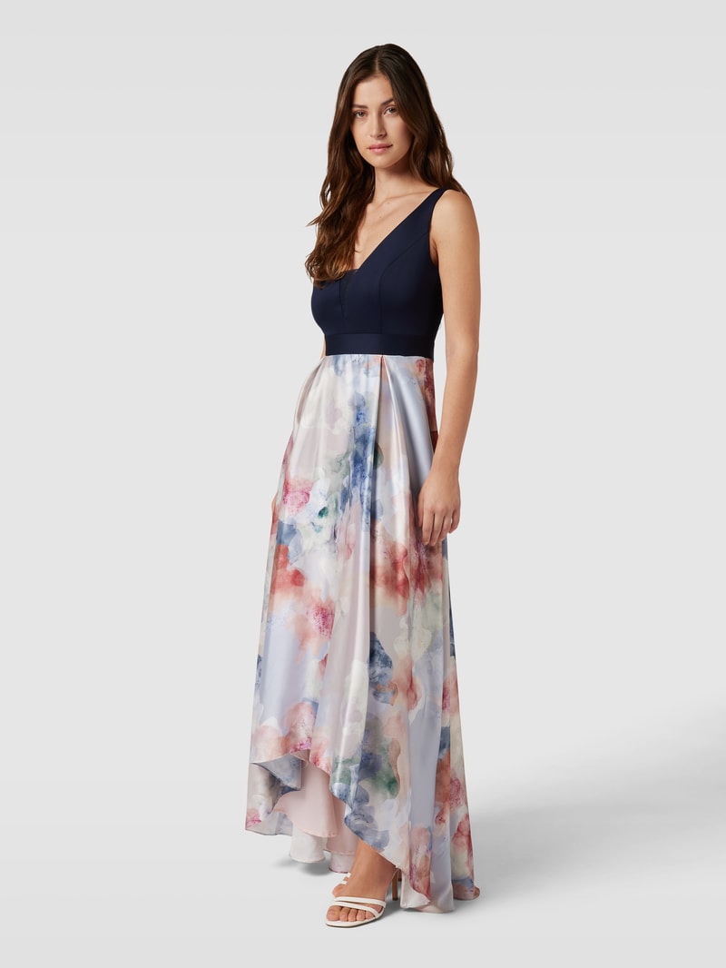 Abendkleid mit floralem Muster in hellblau