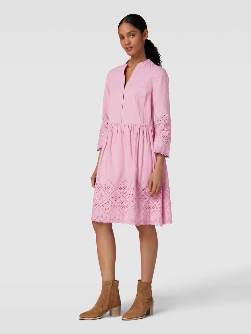 Knielanges Kleid aus Baumwolle mit Lochstickerei in fuchsia