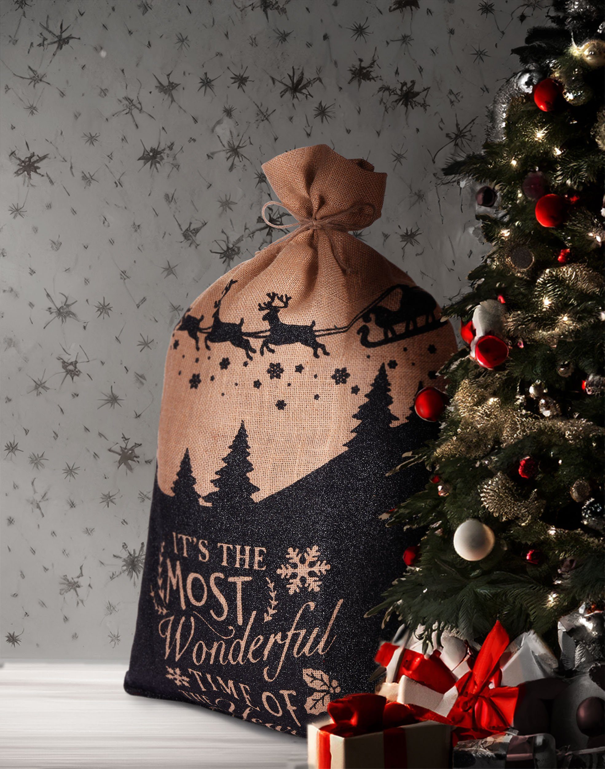BRUBAKER Aufbewahrungstasche Weihnachtssack Most Wonderful Time of the Year - 80 cm Geschenksack (Weihnachtsmann mit Schlitten, 1-tlg), Nikolaussack Jutebeutel Sack mit Kordel zum Verpacken von Geschenken