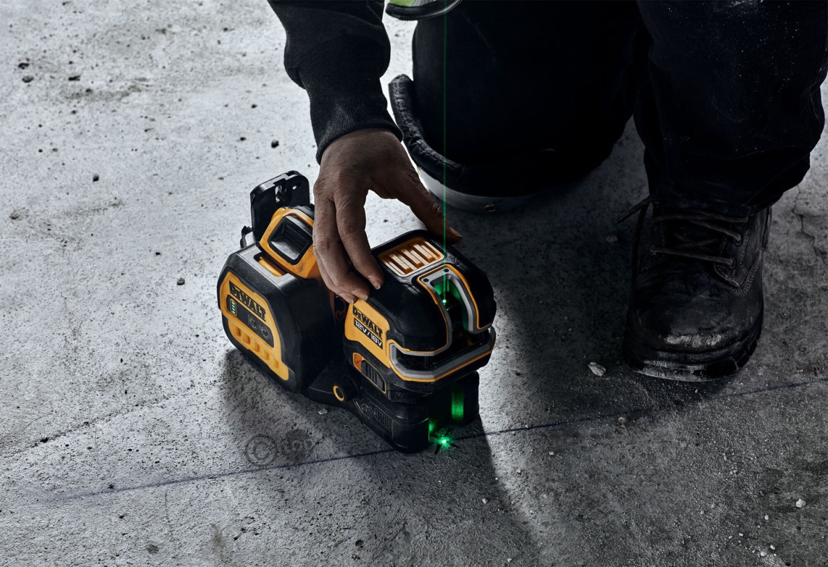 DeWalt DCE825NG18-XJ Samonivelirajući laserski nivelator s 5 točaka i unakrsnim linijama, zeleni snop 12/18V, bez baterija i punjača