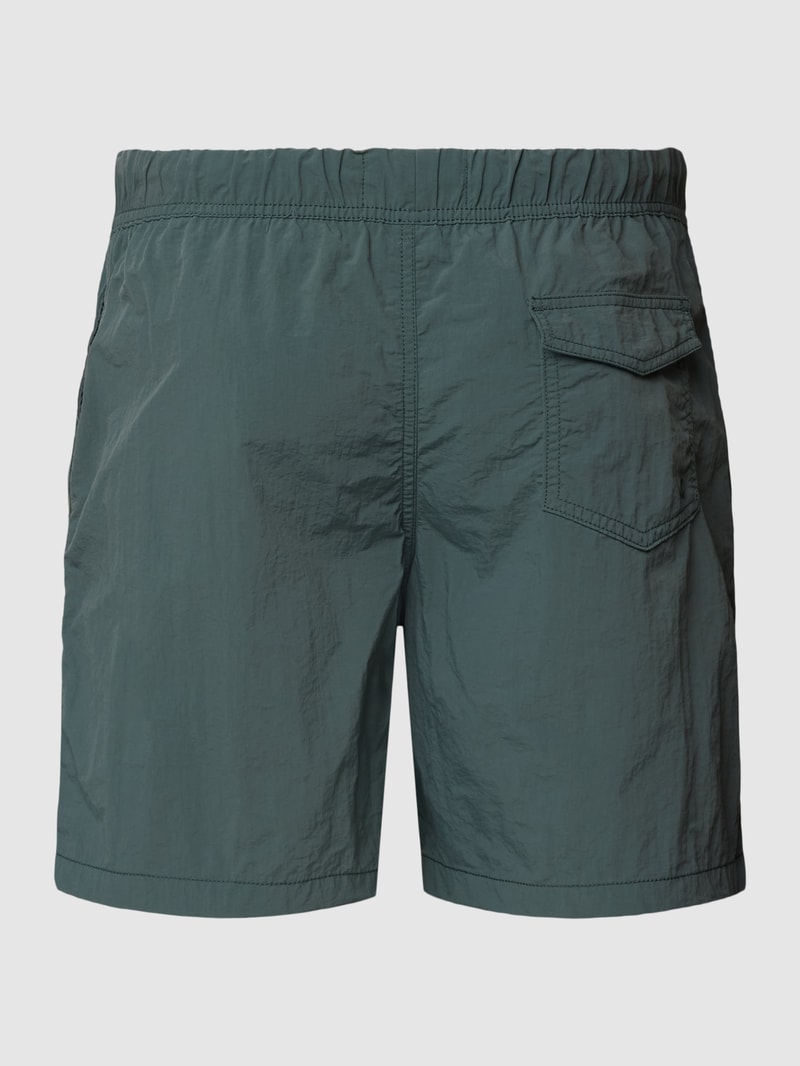Badehose mit Label-Patch in dunkelgrün
