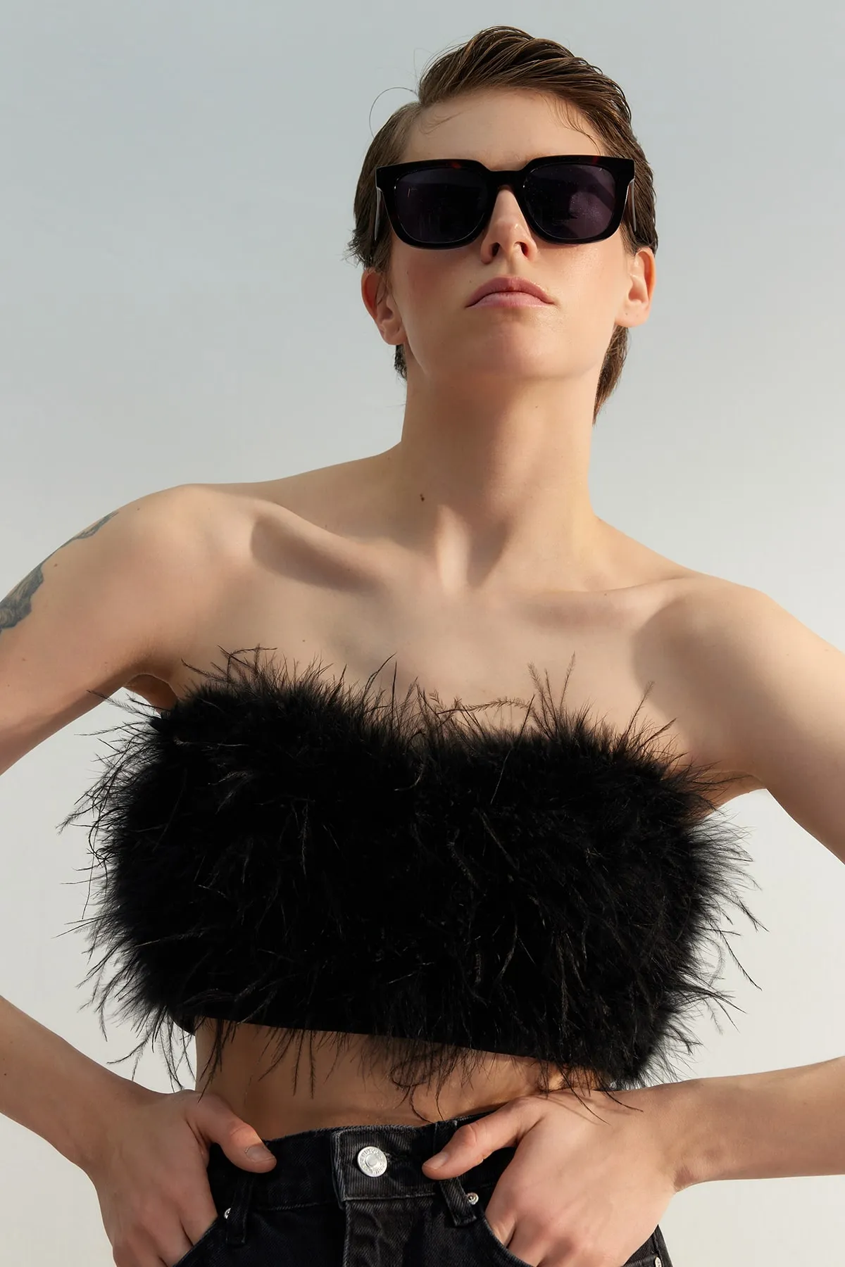 Trendyol Collection  Schwarzes, bauchfreies, gewebtes Bustier-Bustier TPRSS23BS00120