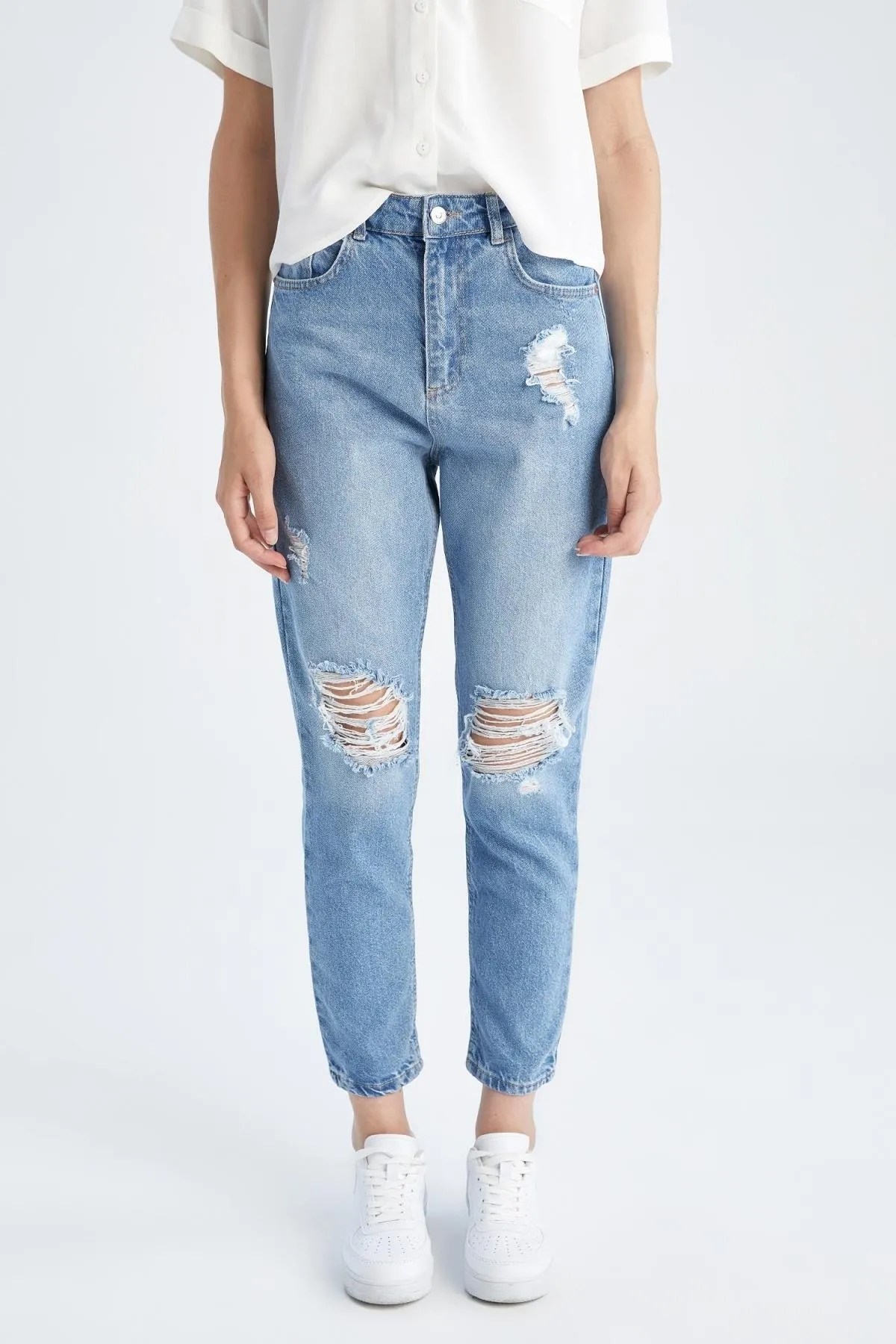 DeFacto  Lina Comfort Fit Hohe, bequeme Passform, leichte, schmale Beintaille, knöchellange Jeanshose