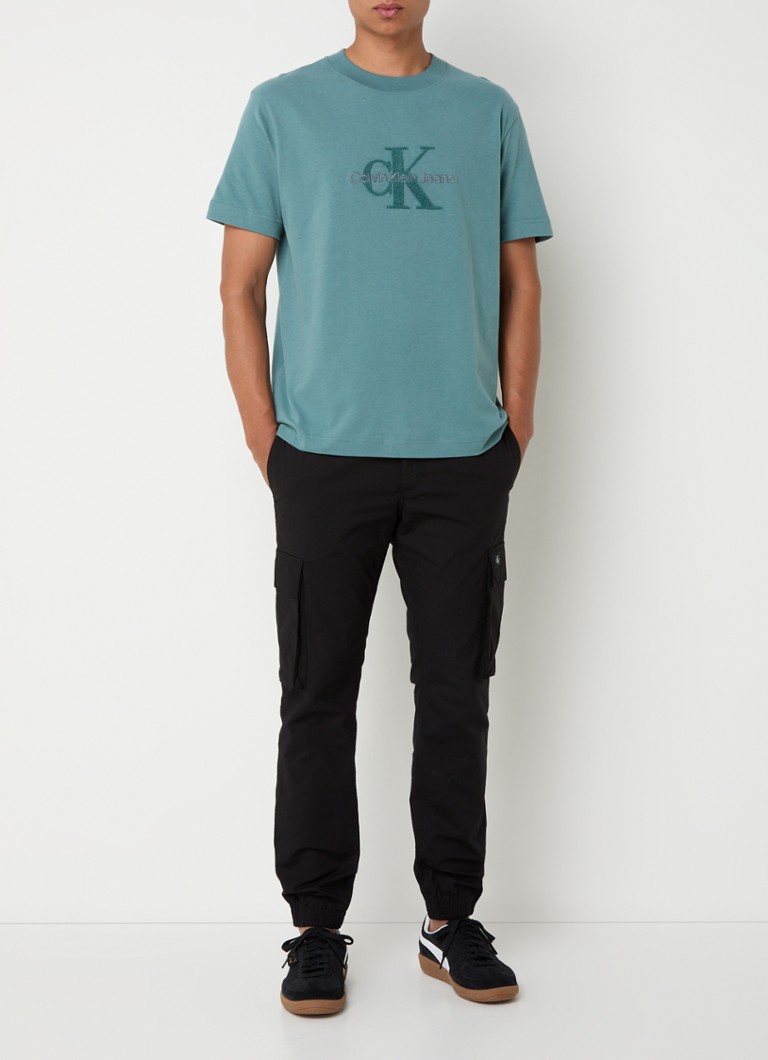 Camiseta Calvin Klein de chenille com bordado do logotipo