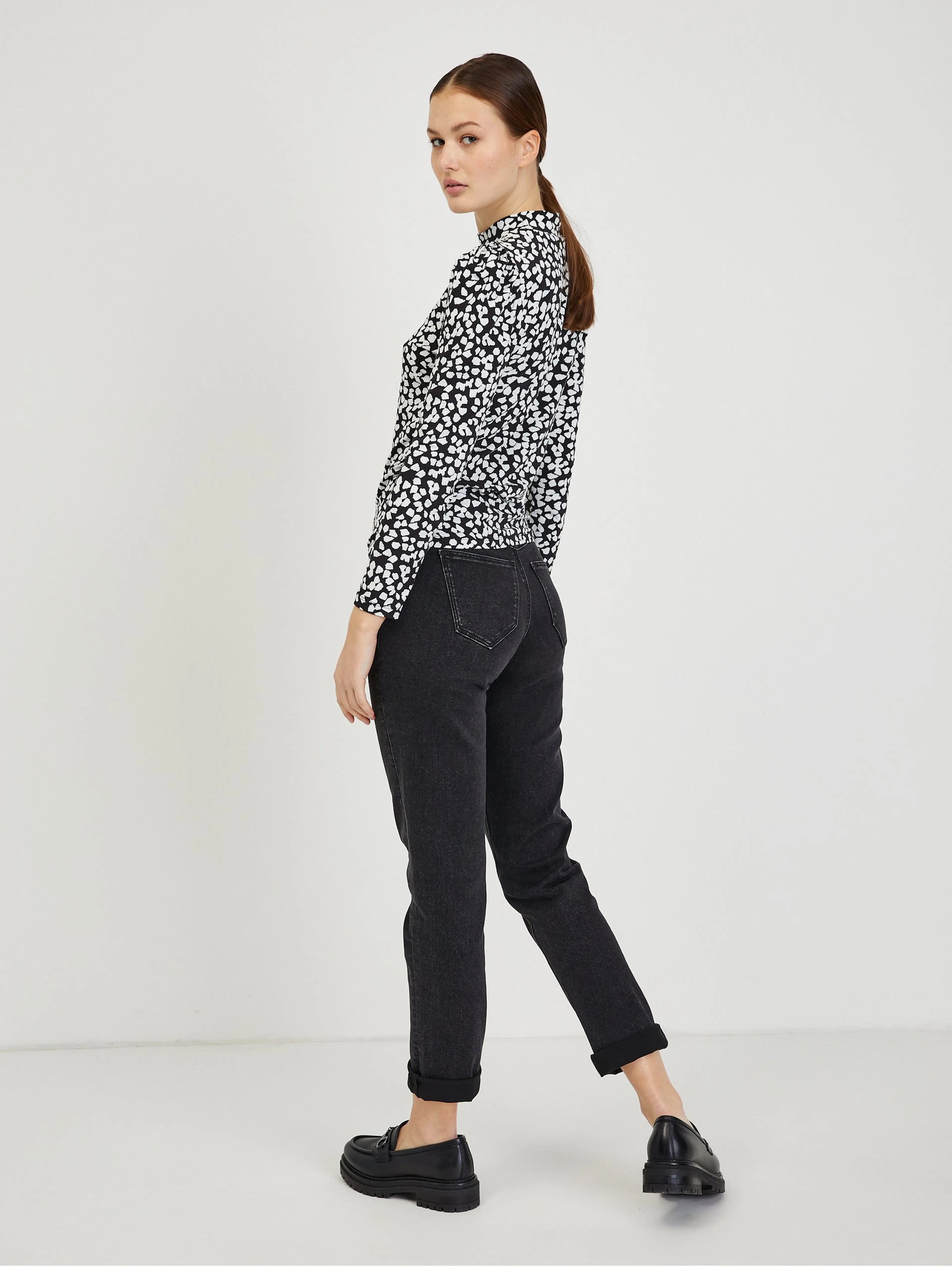 Weiß-schwarzes gemustertes Damen T-Shirt ORSAY Paisy