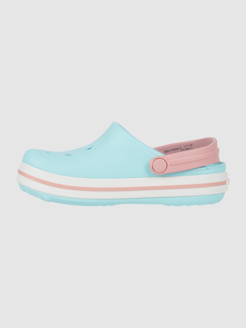 Clogs mit Luftlöchern in hellblau
