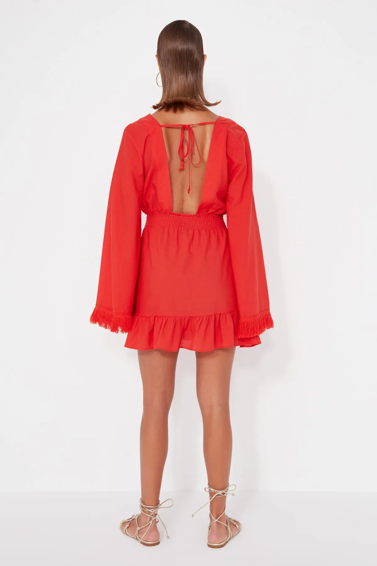 Trendyol Collection  Rotes Mini-Strandkleid aus gewebter Spitze aus 100 % Baumwolle TBESS23EL00032