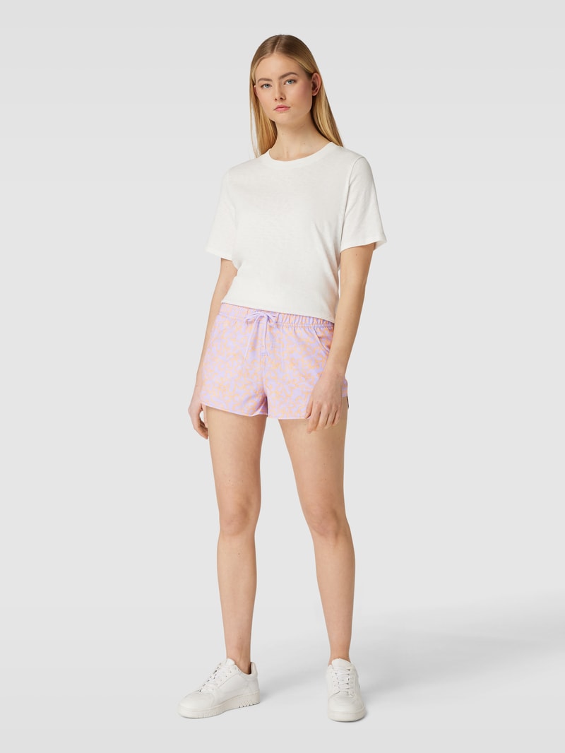 Shorts mit floralem Allover-Muster Modell 'HAWAIIAN' in flieder