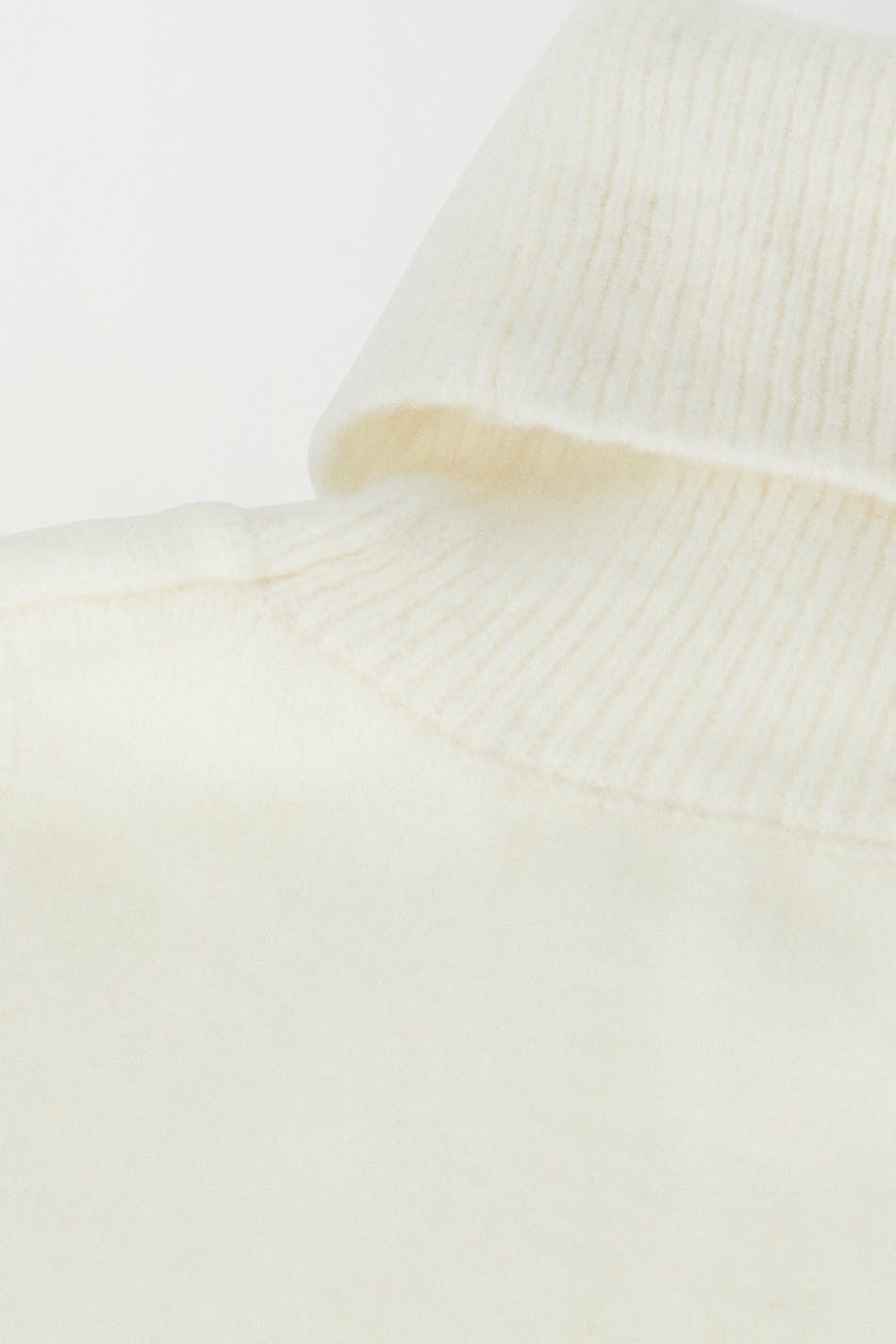 Elwira neck collar