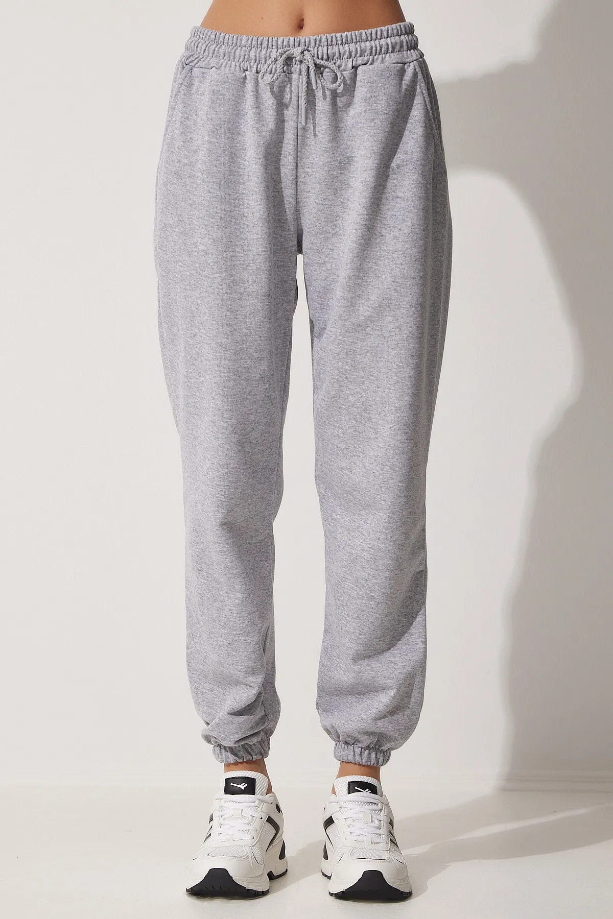 Happiness İstanbul  Graue Jogginghose mit Tasche für Damen CR00327