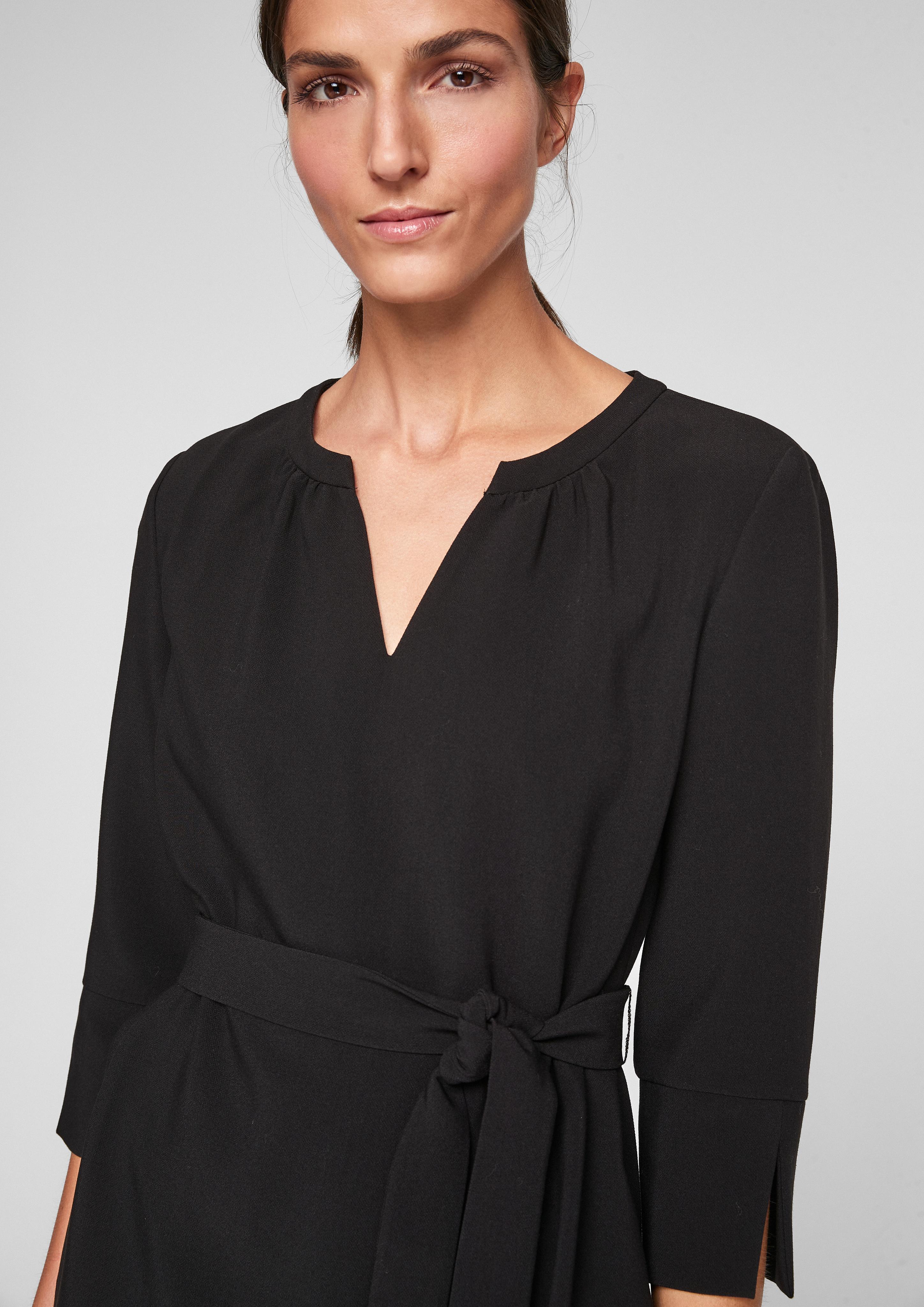 Elegantes Stretchkleid mit Gürtel  01.899.82.X157-9999