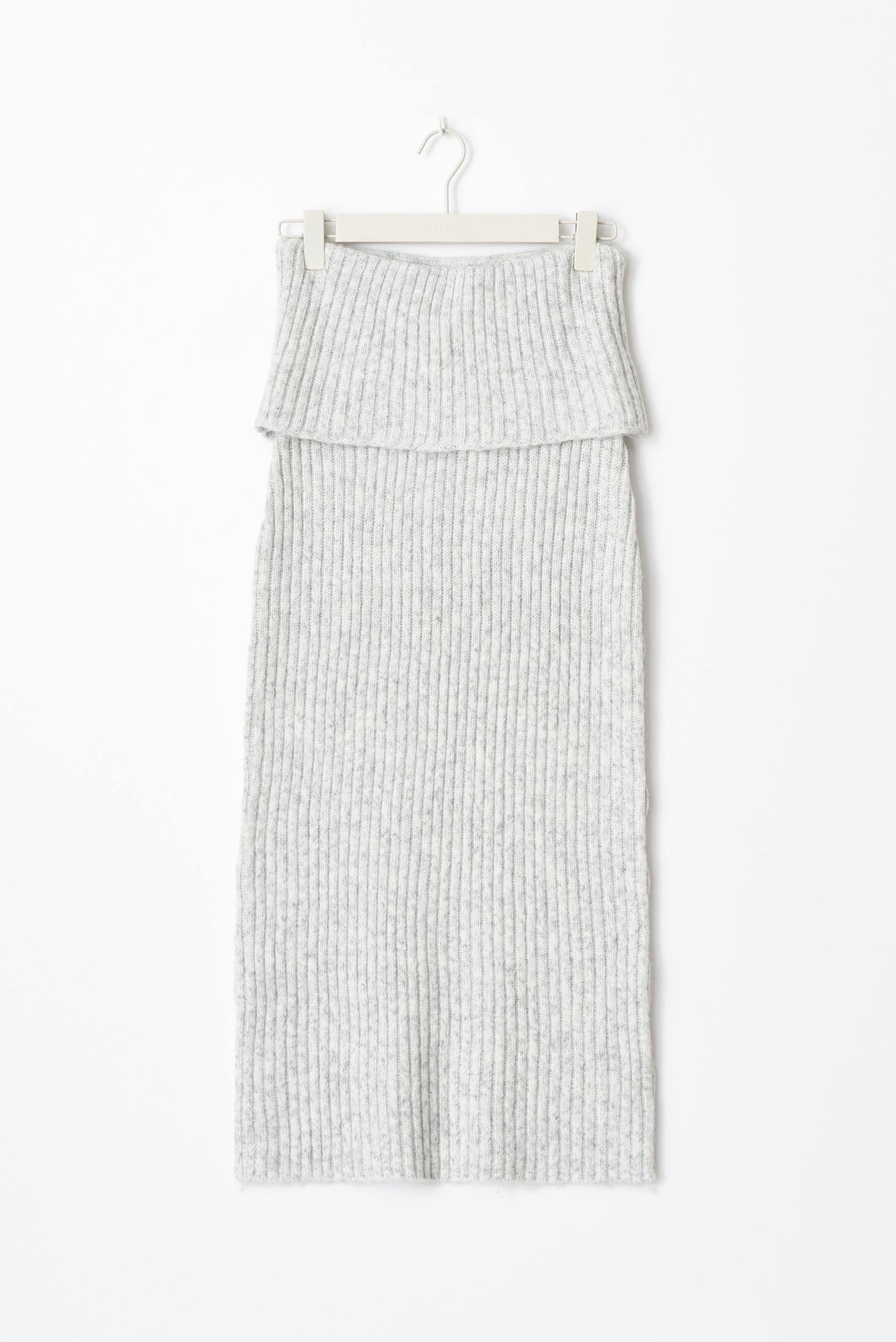 Knitted folded down skirt