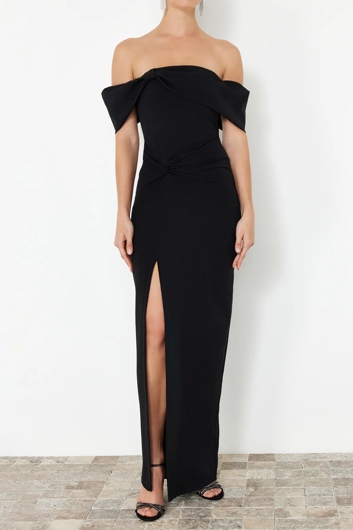 Trendyol Collection  Schwarzes gewebtes langes Abendkleid TPRSS24AE00131