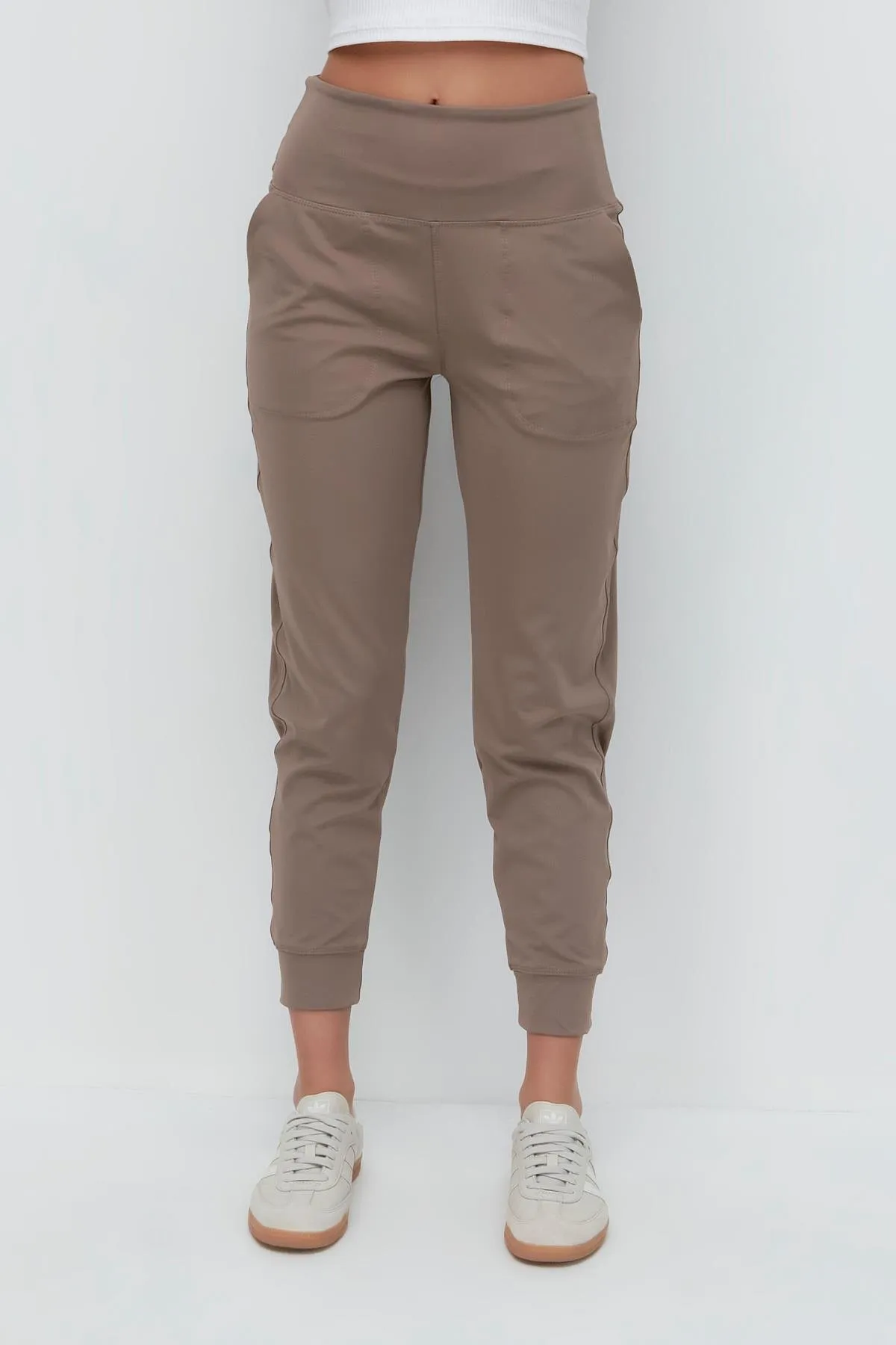 C&City  Jogginghose mit hoher Taille und Bündchen an den Beinen 811 Braun