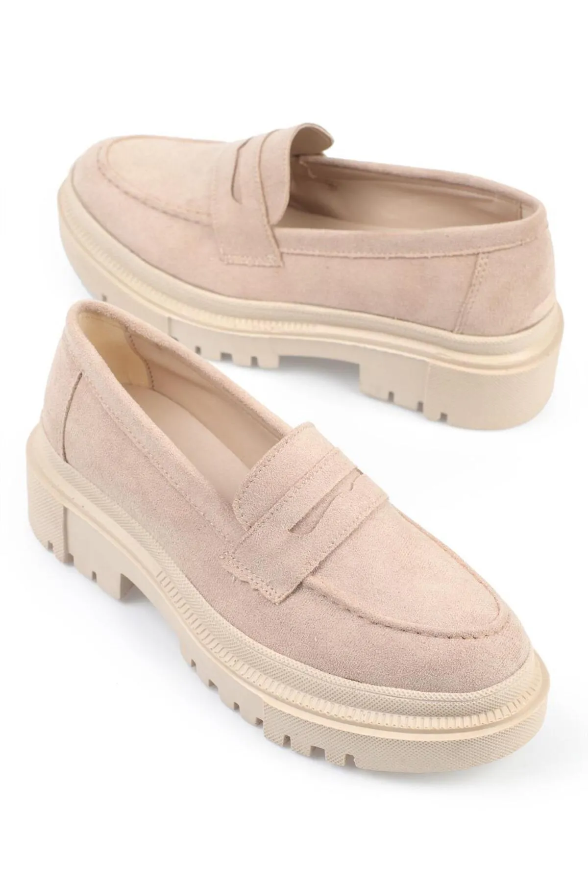 Capone Outfitters  Capone Oval Toe Trac Sole Wildleder Beige Damen-Loafer