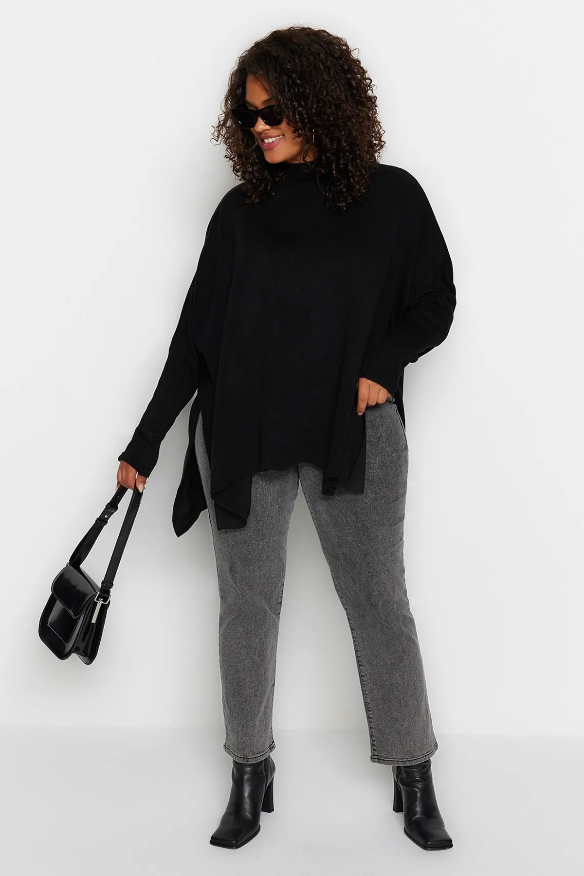 Trendyol Curve  Schwarzer, geschlitzter, detaillierter Strickpullover