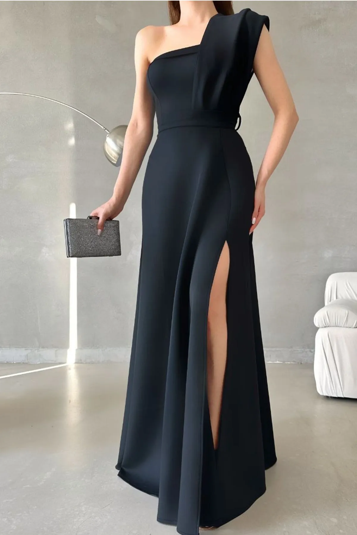 lovebox  Schwarzes Maxi-Abendkleid aus dehnbarem Taucherstoff mit einer Schulter und Schlitz 582754