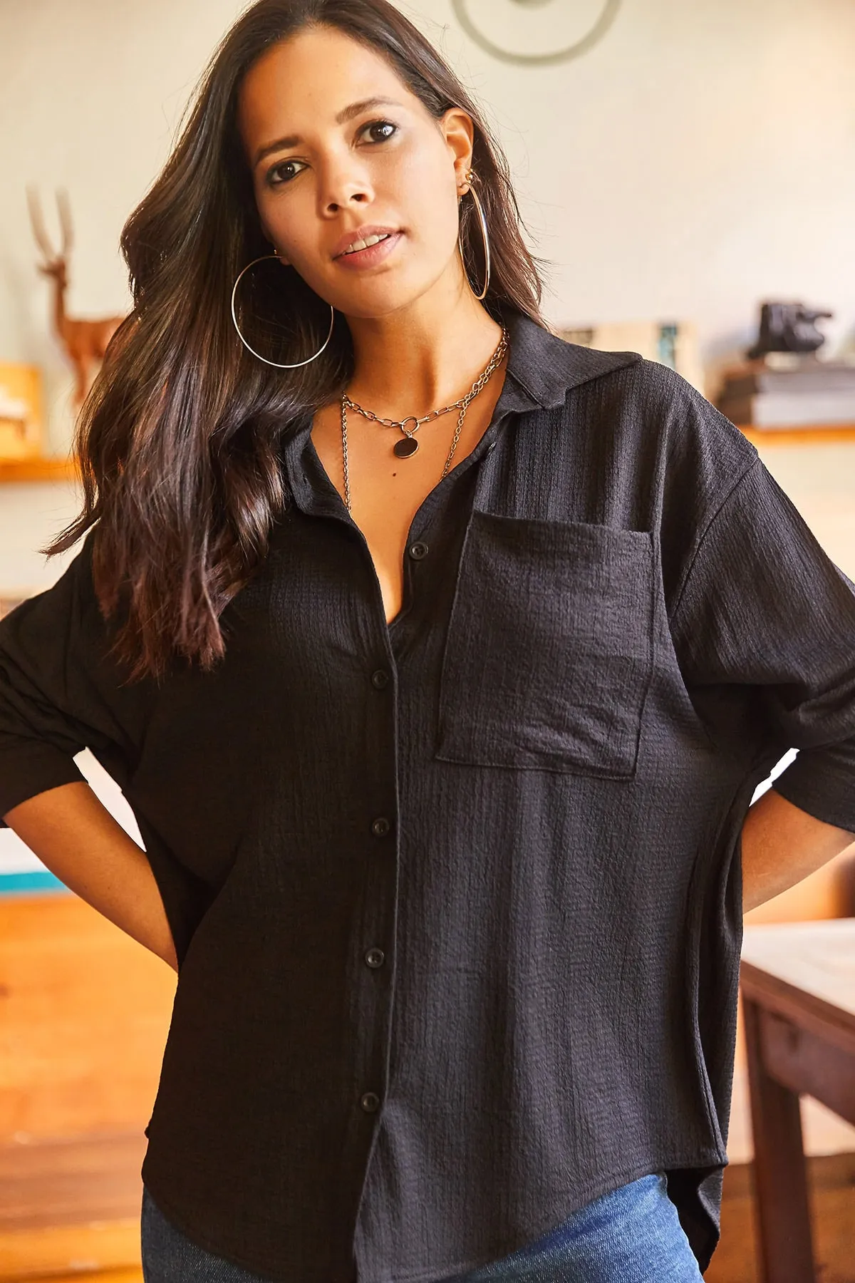 Olalook  Schwarzes Oversize-Hemd mit Knopfleiste und langem Rücken für Damen, strukturiert, GML-19001069