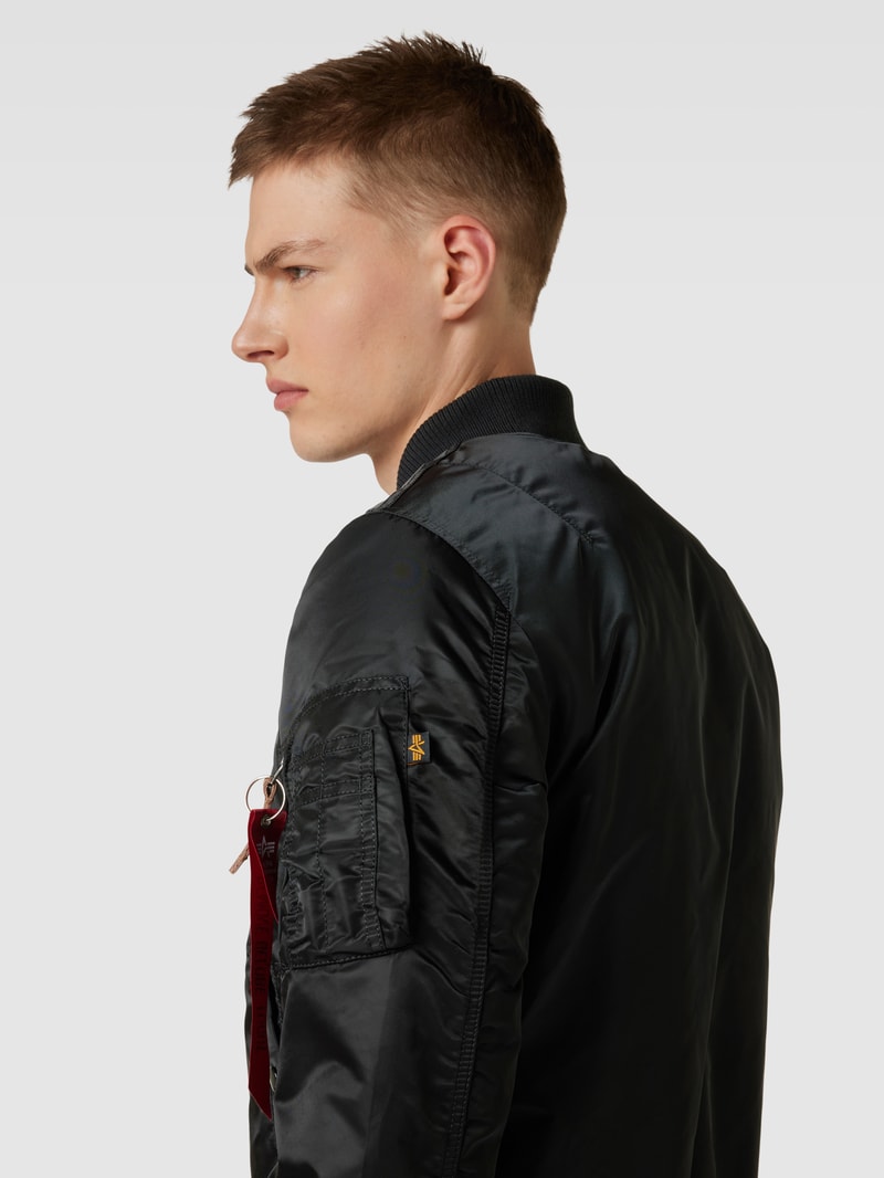 Bomberjacke mit Label-Detail in schwarz