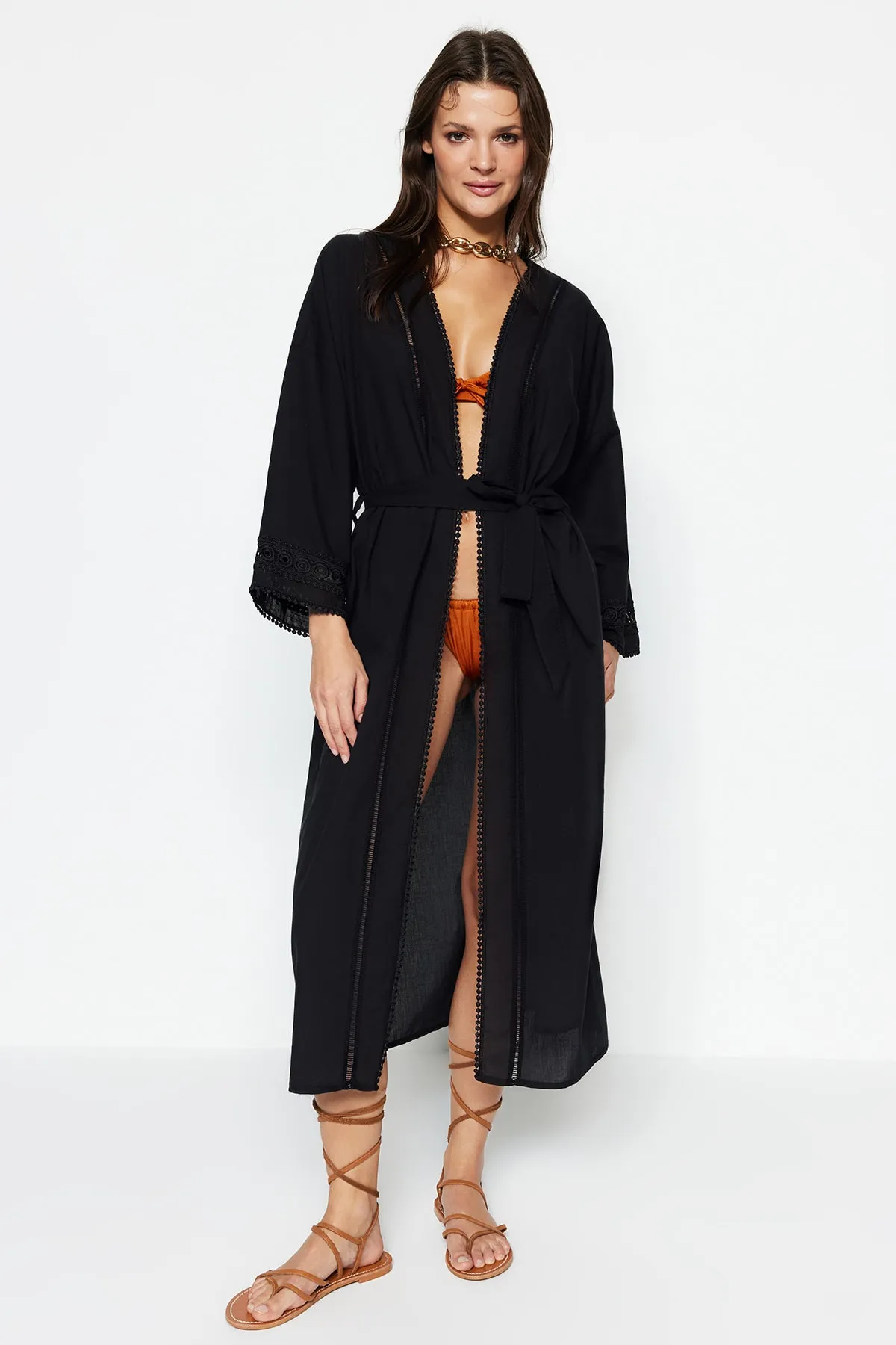 Trendyol Collection  Kimono und Kaftan aus 100 % Baumwolle mit schwarzem Midi-Webband mit Gürtel, Zubehör TBESS21KM0008