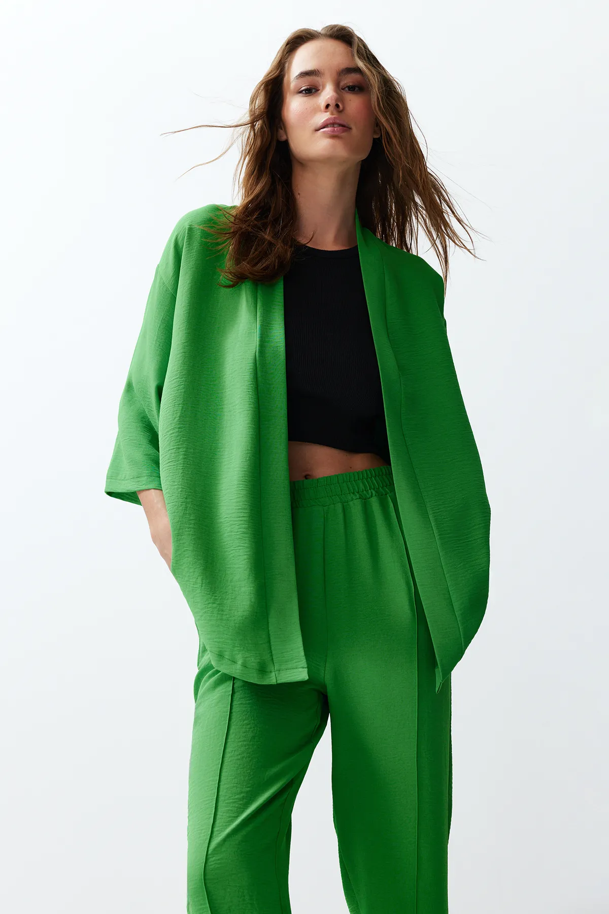 Trendyol Collection  Grünes gewebtes Kimono-Hosen-Unterteil-Oberteil-Set TWOSS24AU00037