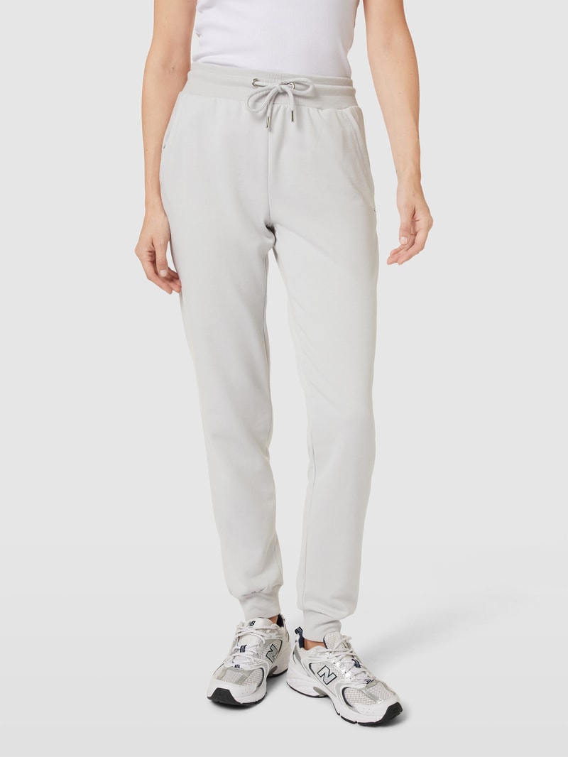 Sweatpants mit seitlichen Eingrifftaschen in hellgrau
