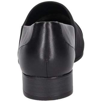 Jana Slipper in schwarz