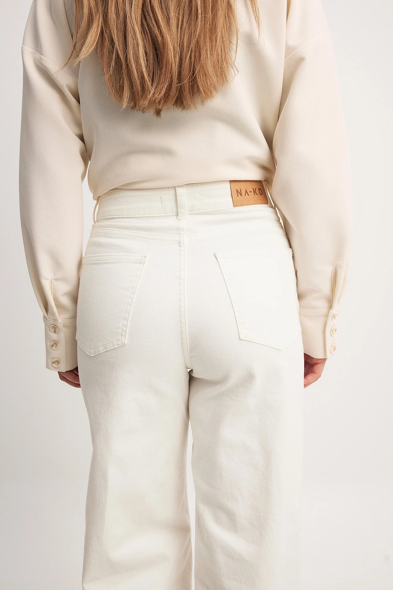Gerade geschnittene Jeans mit hoher Taille