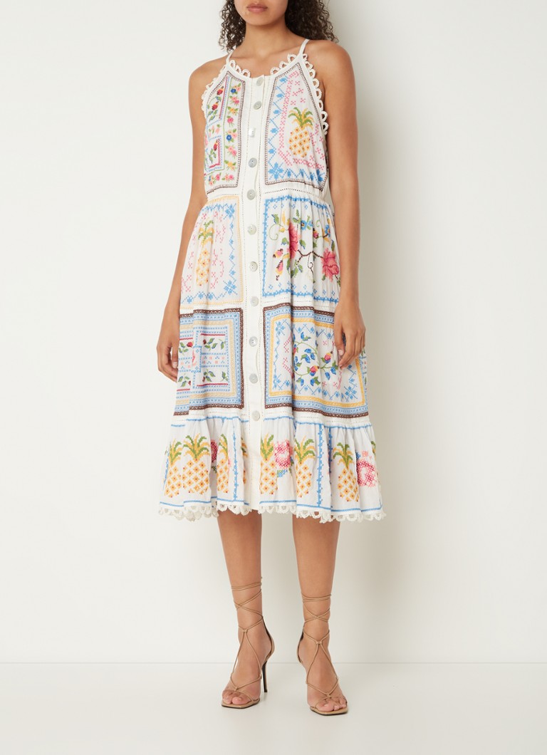 Vestido midi de Farm Rio adornado con bordados y volantes.
