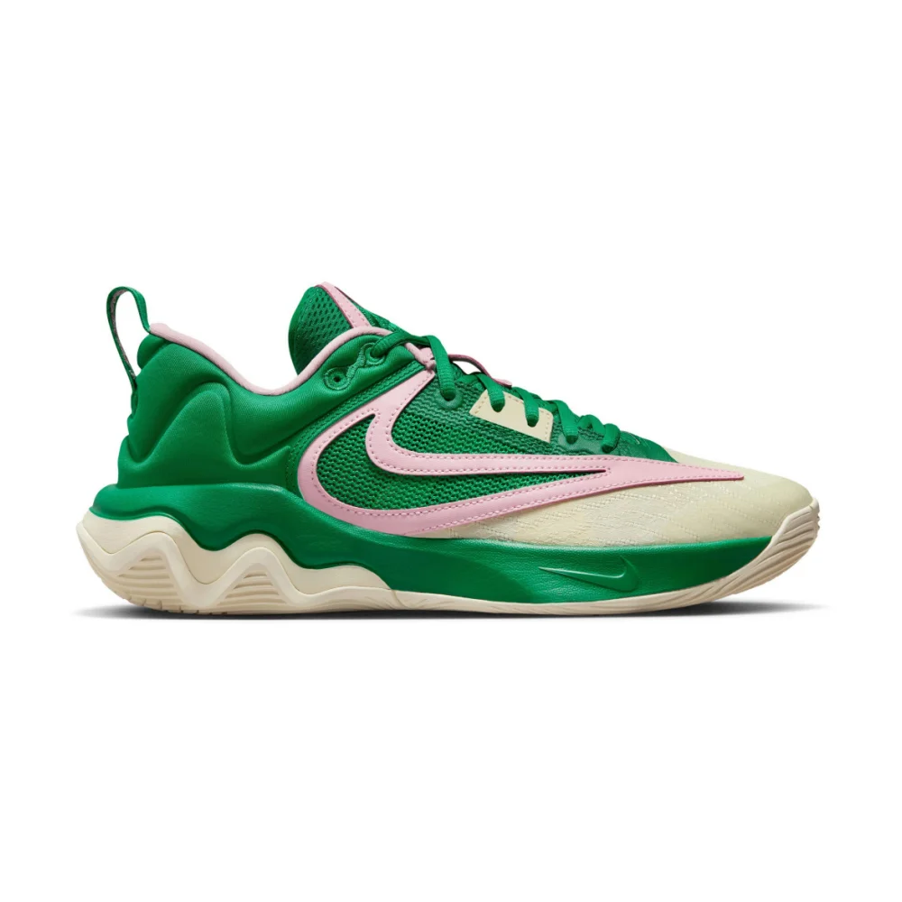 Nike Giannis Immortality 3 DZ7533-300 / grün