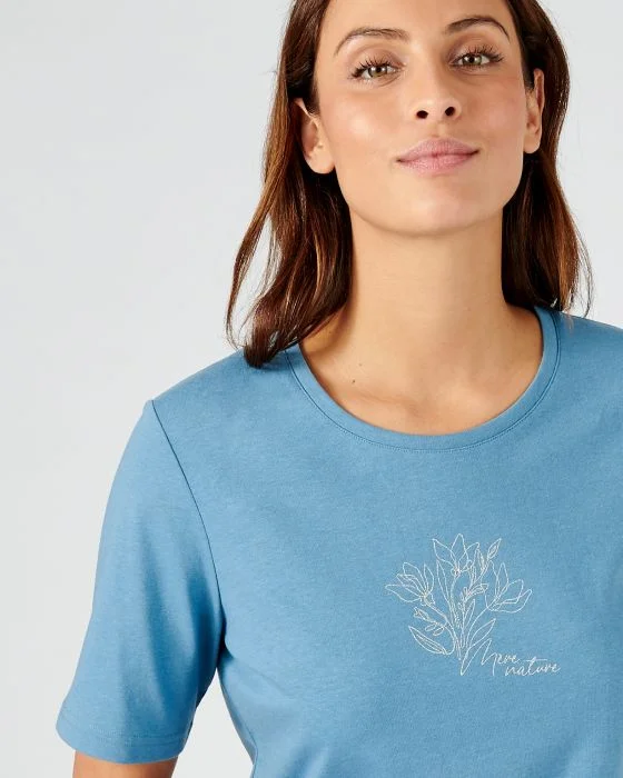 Tee-shirt manches courtes à motif doré.
