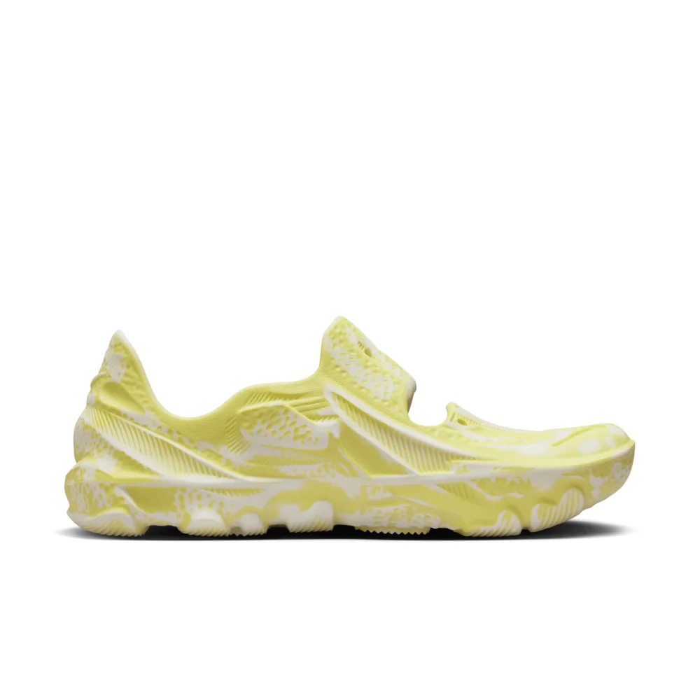 Nike ISPA Universal DM0886-102 / weiss