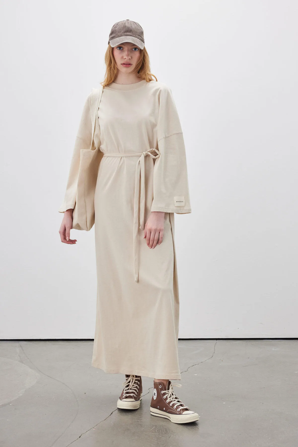 Manuka  Übergroßes langes Freizeitkleid Beige