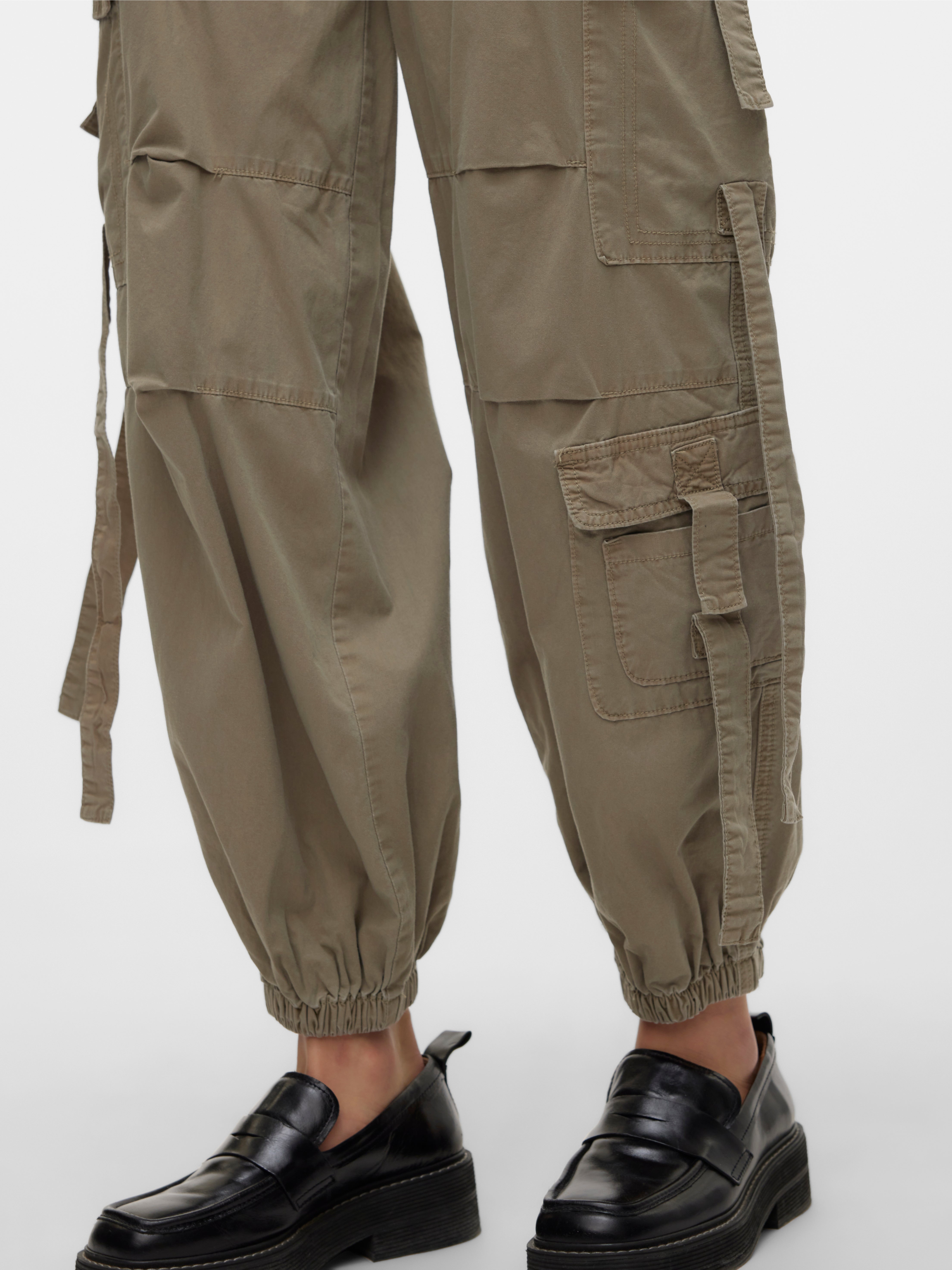 VMBREEZY Mid Rise Locker geschnitten Jeans