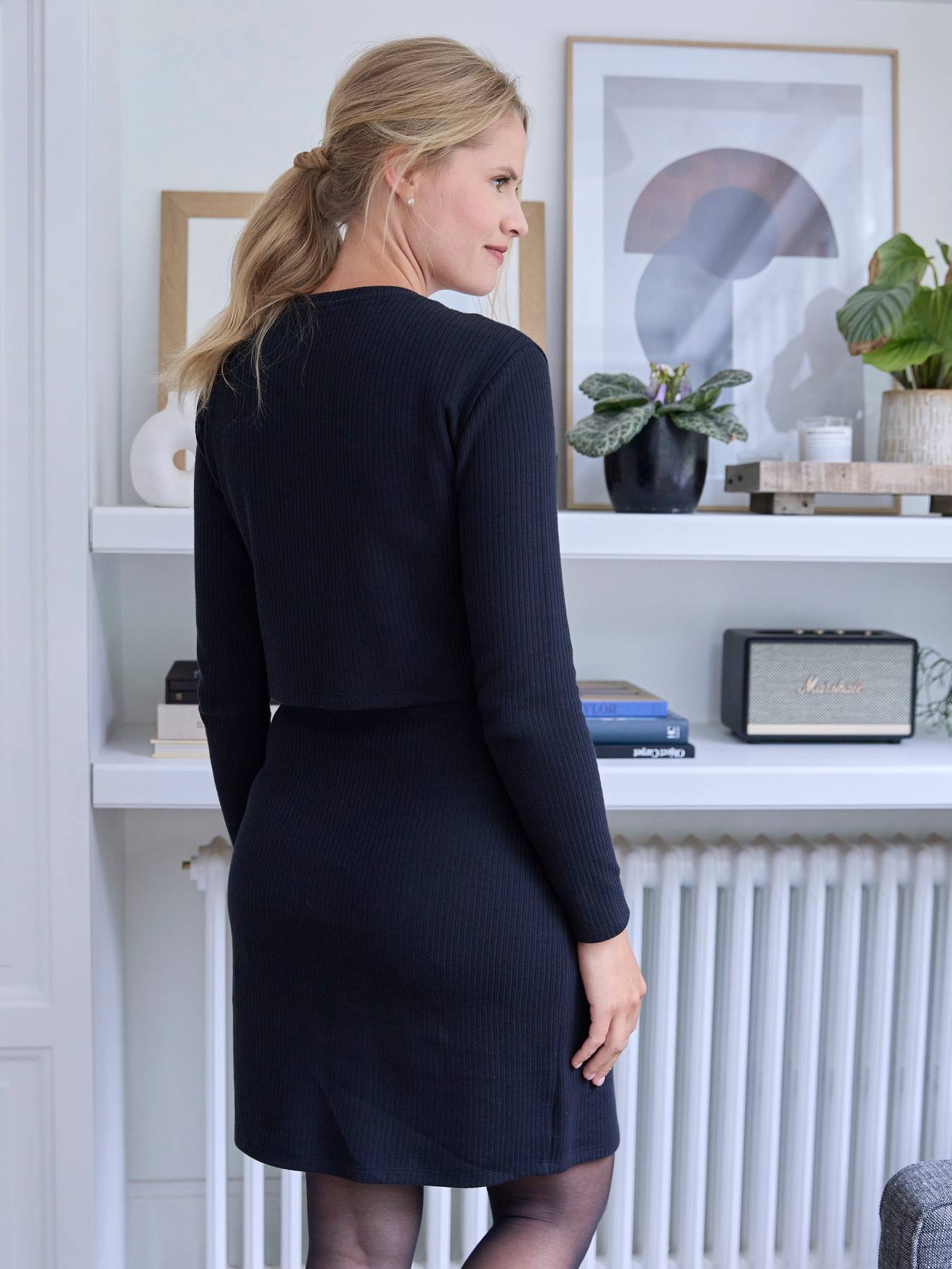 Robe courte en maille côtelée grossesse et allaitement noir