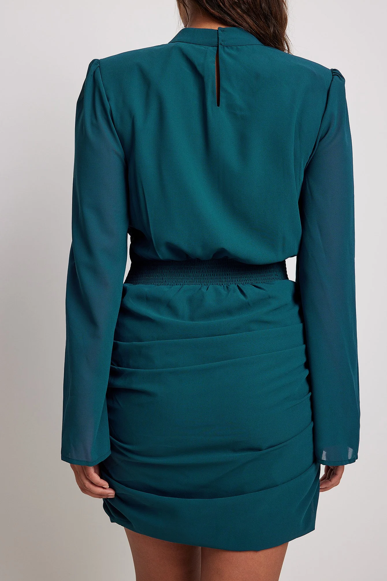 Mehrschichtiges Chiffon-Minikleid