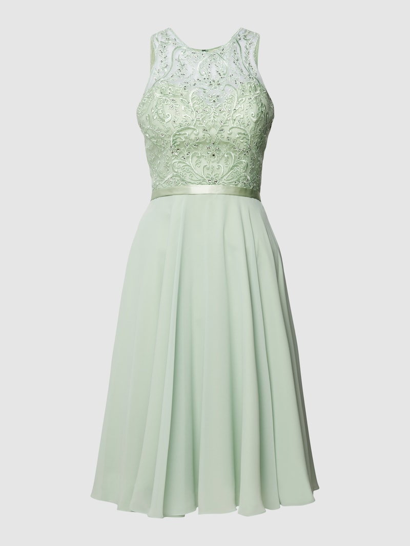 Cocktailkleid mit Strasssteinbesatz in hellgrün