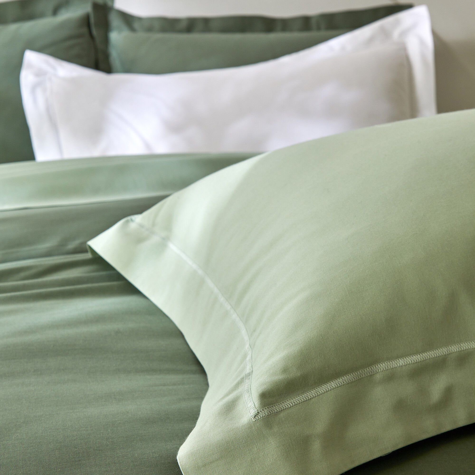 Linge de lit uni polyester-coton Colombine