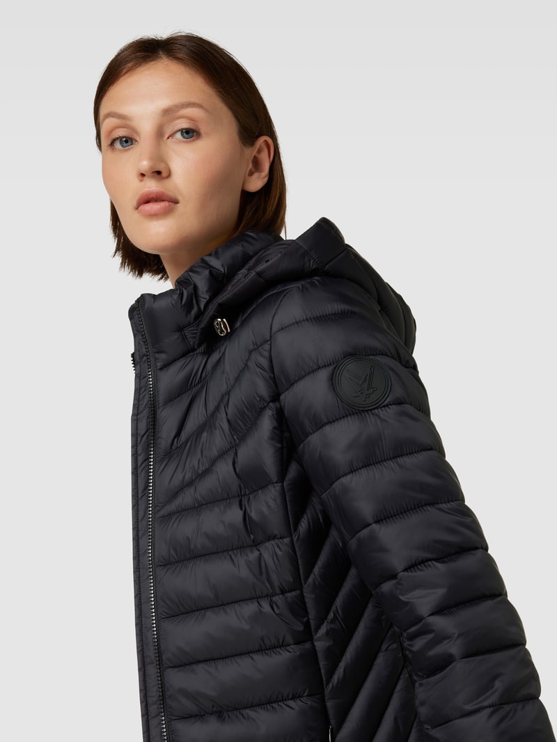 Steppjacke mit Reißverschlusstaschen in schwarz