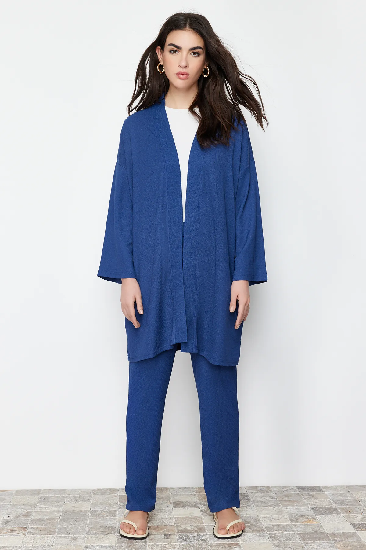 Trendyol Modest  Blaues Set aus gestricktem Oberteil und Unterteil in Wickeloptik TCTSS24US00045
