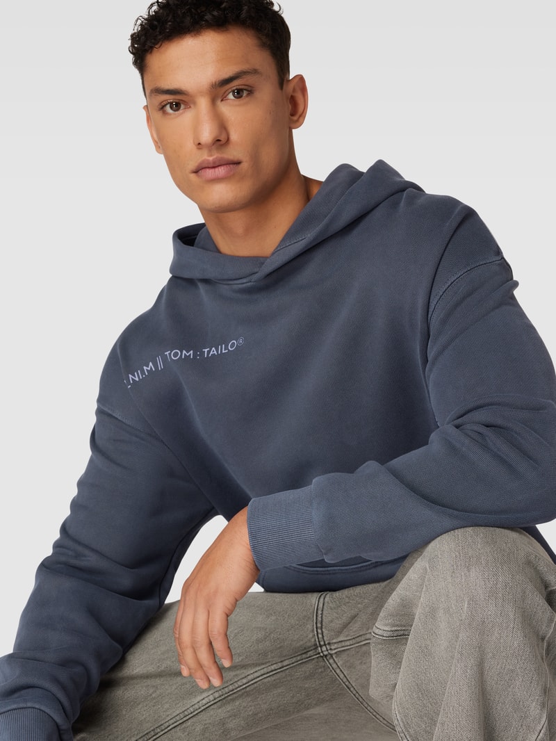 Hoodie mit Känguru-Tasche Modell 'relaxed garment' in dunkelblau