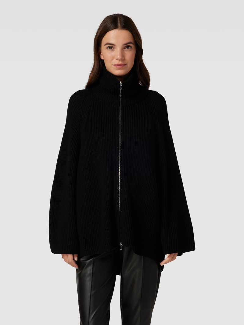 Oversized Strickjacke mit Lochmuster in schwarz