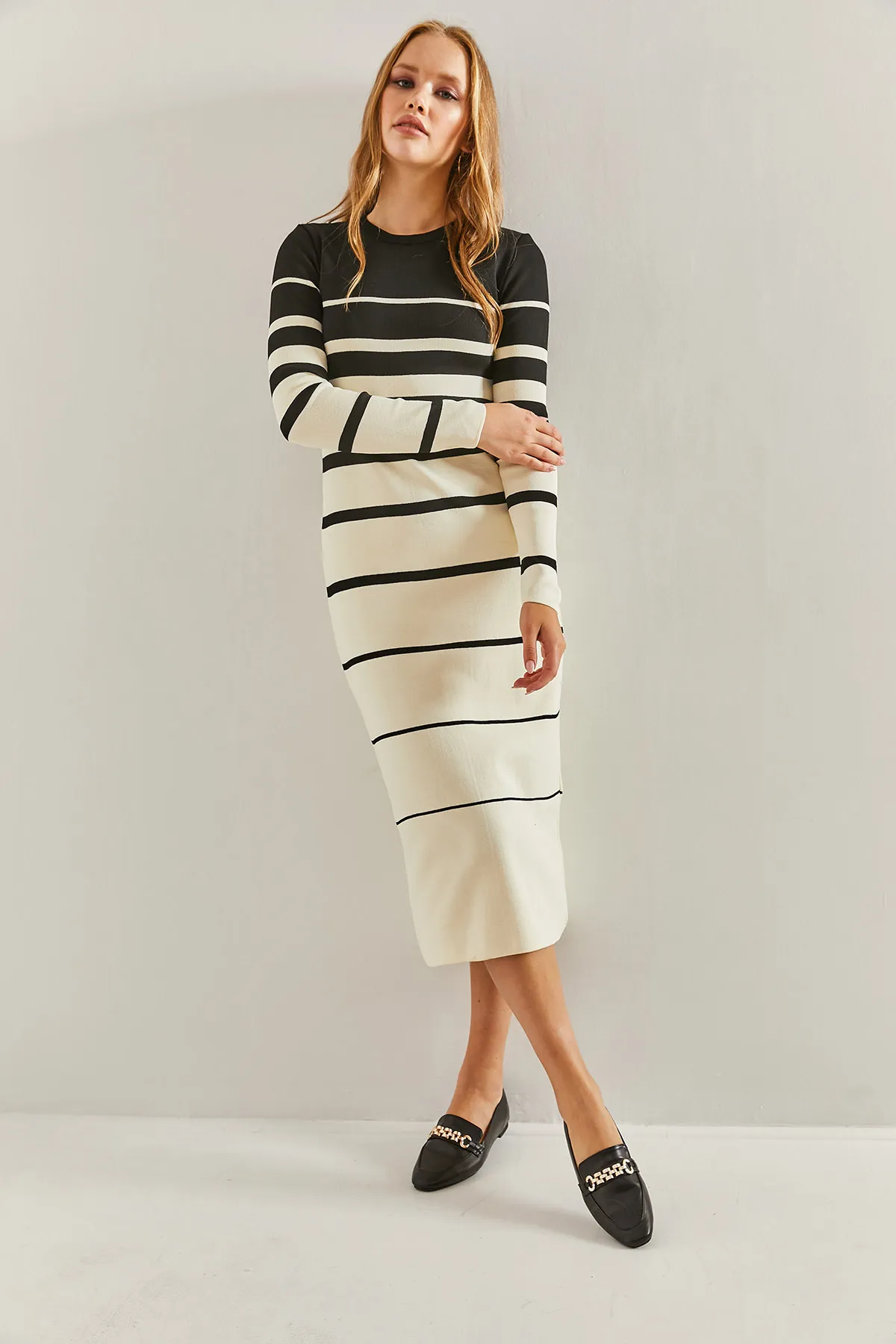 Bianco Lucci  Gestreiftes langes Strickkleid für Damen