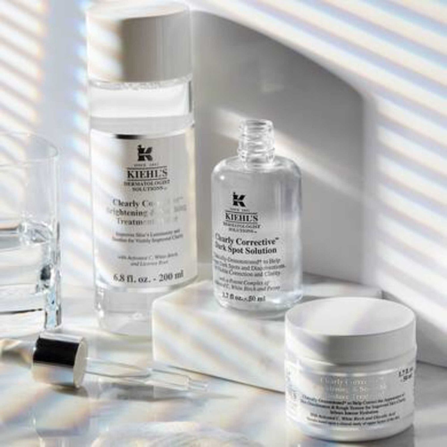 kiehl's Clearly Corrective™ Dark Spot Solution Sérum unifiant et réduisant l'apparence des tâches pigmentaires