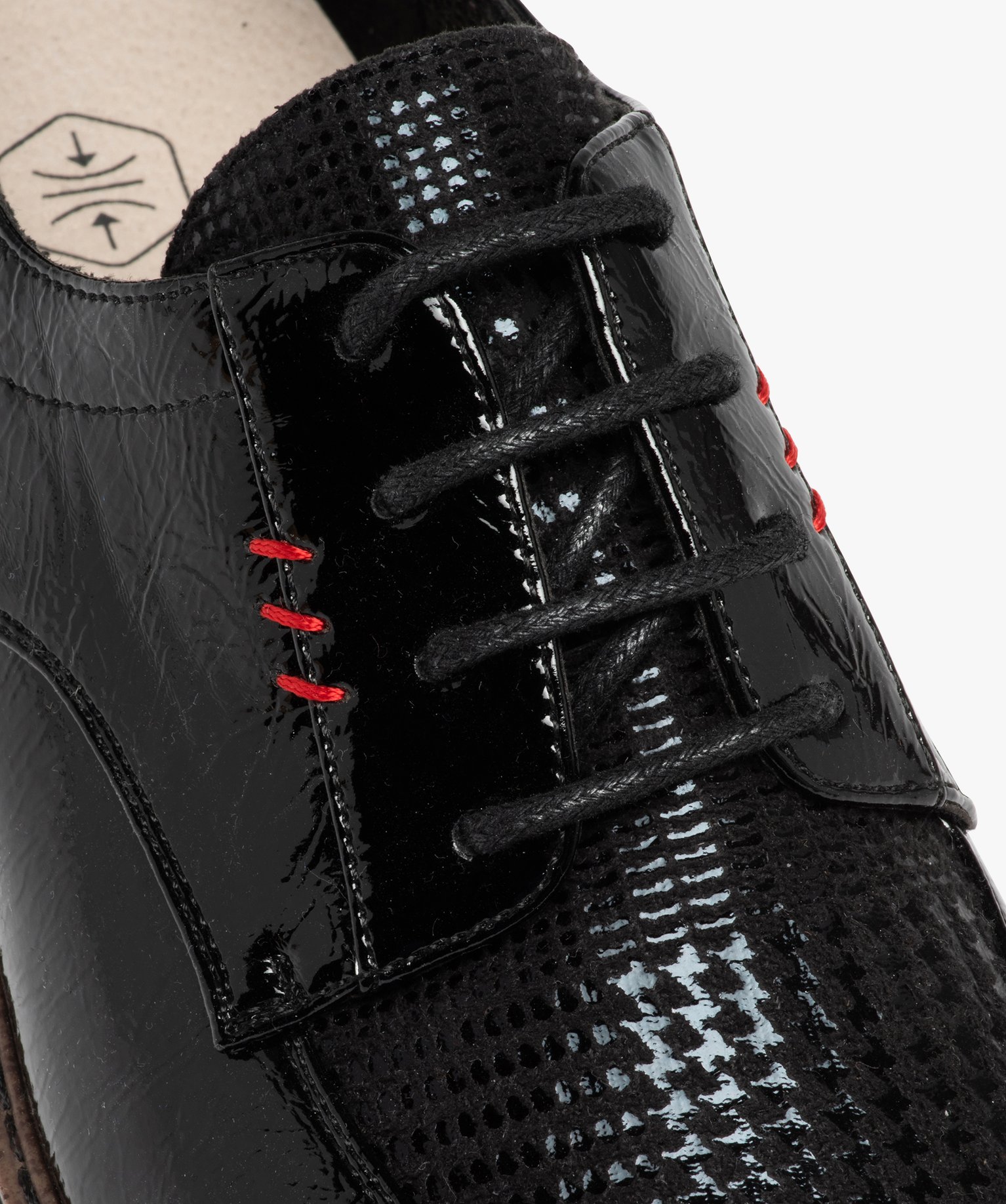 Derby verni avec semelle crantée femme noir | GEMO
